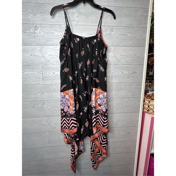 Express handkerchief dress, size medium - Picture 6 of 7